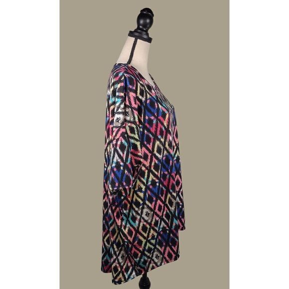 Lularoe Multi-color Short-sleeve T-Shirt Size 3XL - Picture 4 of 9